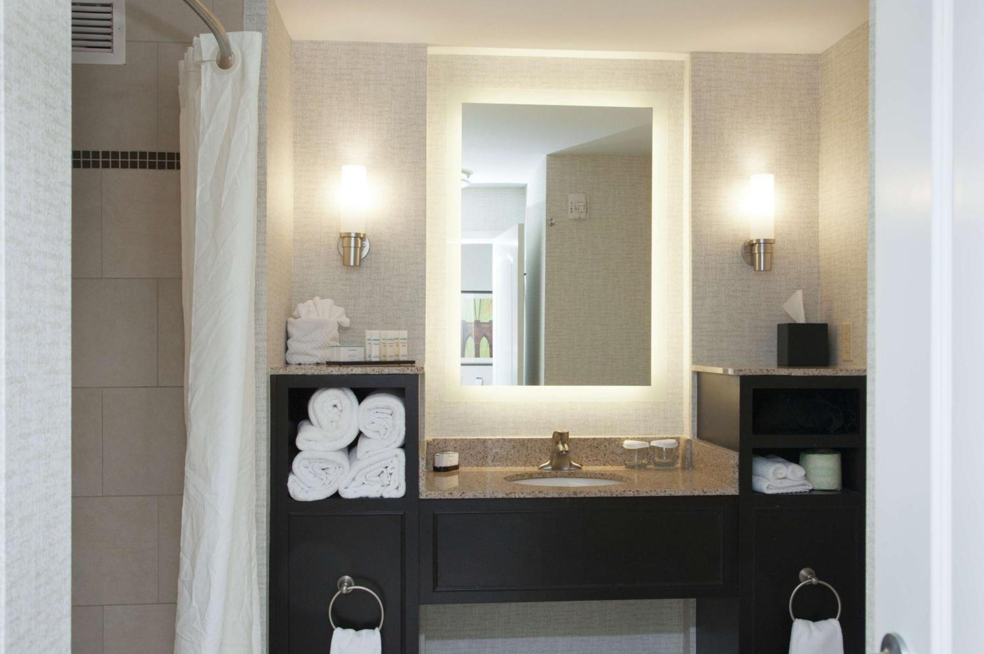 Embassy Suites Columbus - Airport Екстер'єр фото
