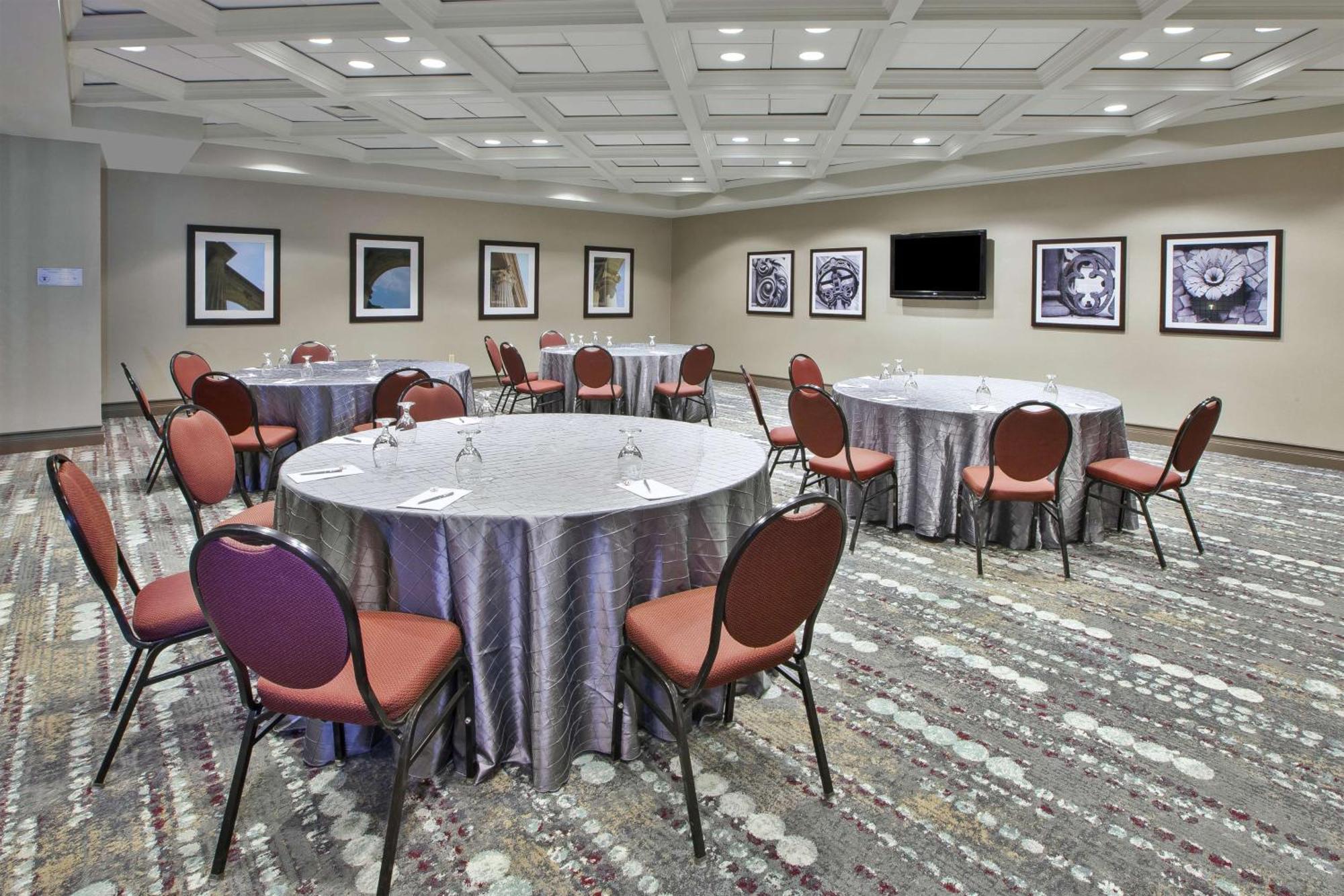 Embassy Suites Columbus - Airport Екстер'єр фото