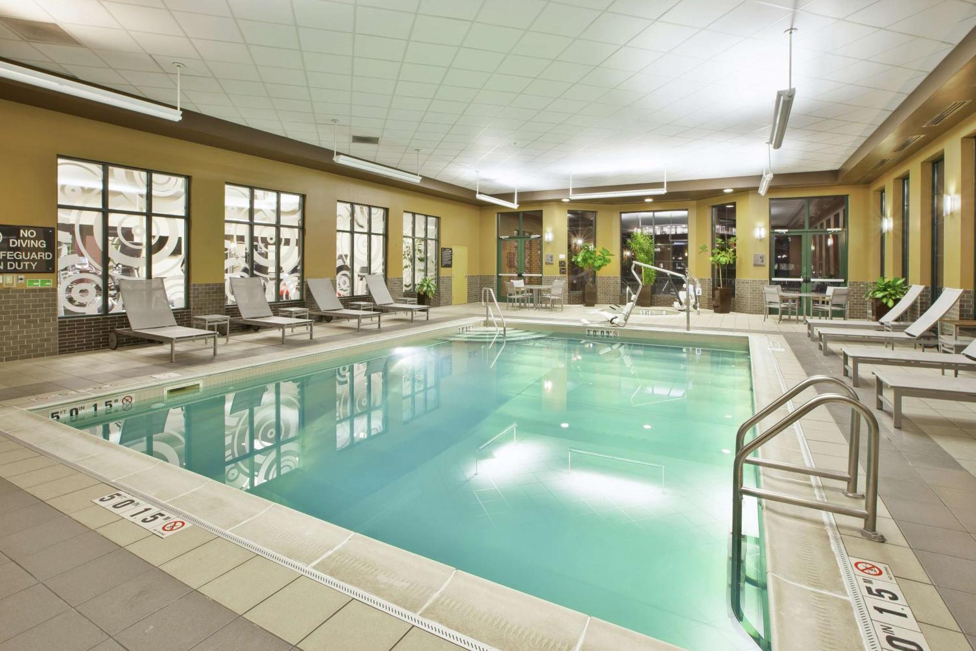Embassy Suites Columbus - Airport Екстер'єр фото